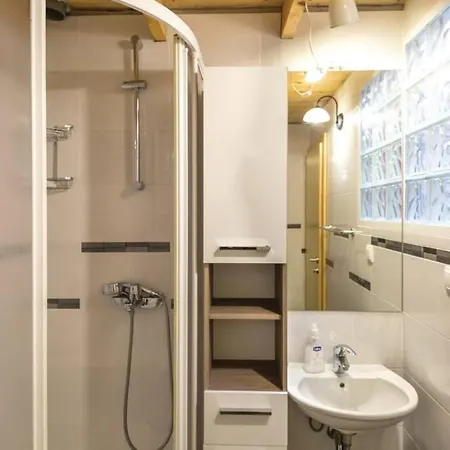 Apartment A Stone House 'pojata' *