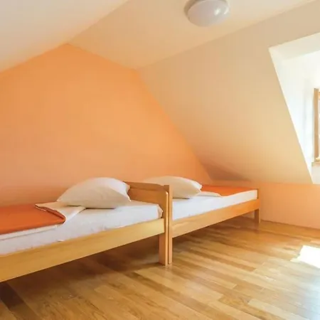 A Stone House 'pojata' Apartment