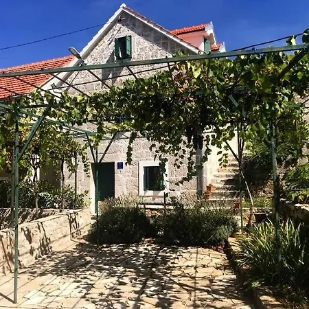 A Stone House 'pojata' Apartment Cista Provo