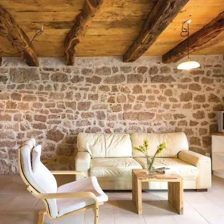 Apartment A Stone House 'pojata' *